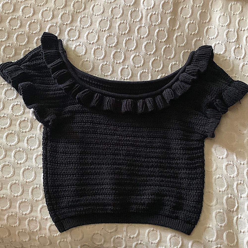 Off-the-shoulder crochet crop top